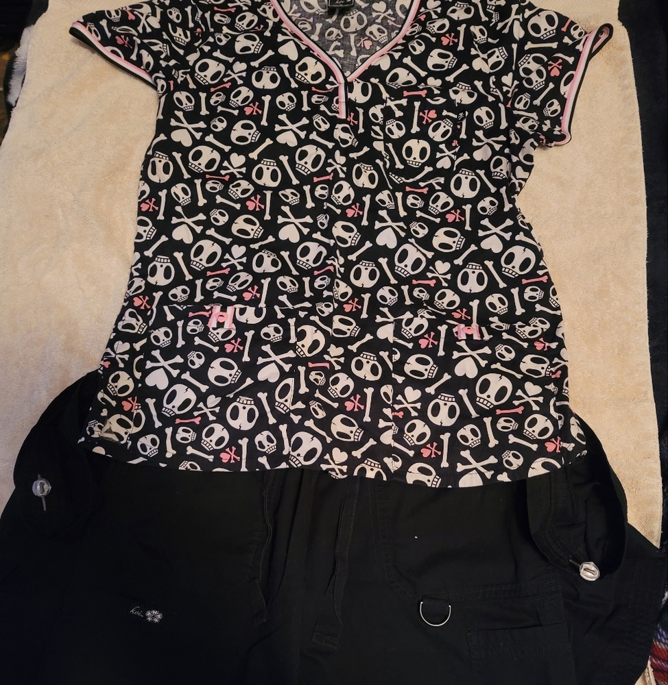 KOI Scrub set
